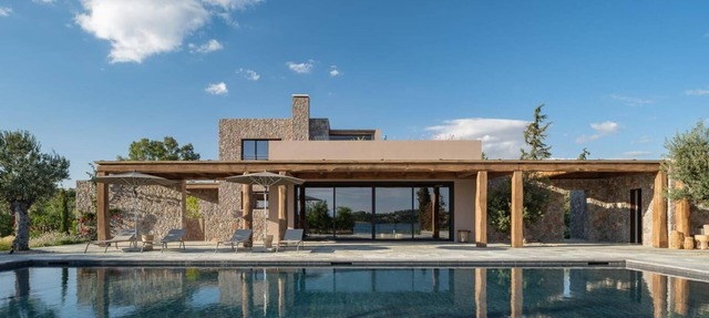 Beachfront Villa Oneiro with Sea Views, Villa