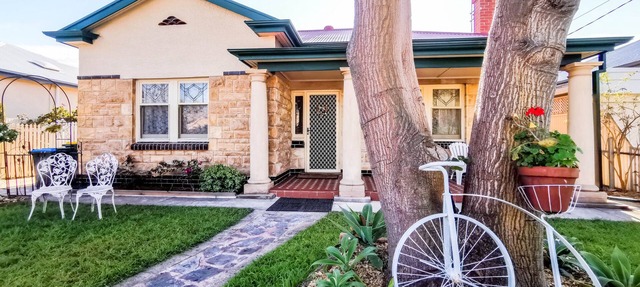 ☆Beachside Bliss in Quaint Largs Bay☆