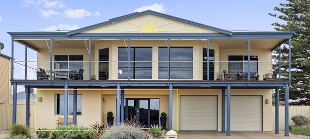 Beachside Escape Right On The Esplanade