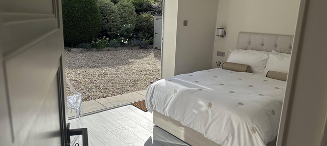 Beautiful 1-bed Studio in Bourne end