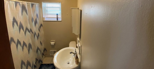 Beautiful 2bedroom apt close to the waterfront and other amenities