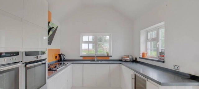 Beautiful 3-Bed House in the hamlet of Ham Green