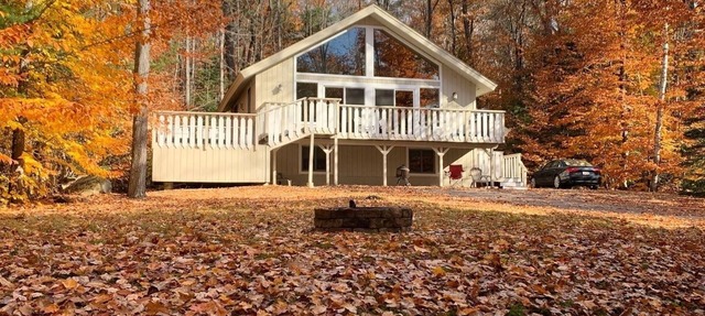 Beautiful 3 Bedroom Ski Home, close to Ski Areas/walking distance to Storyland!