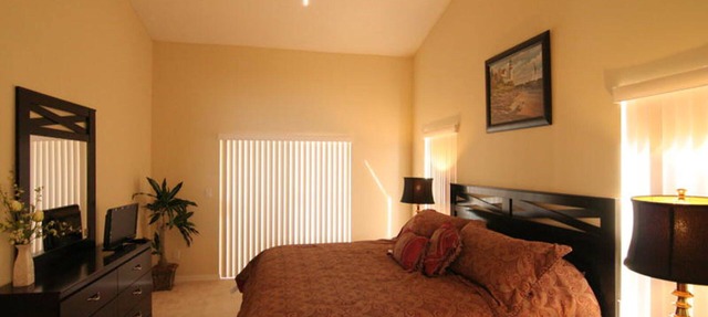 Beautiful 4 Bed/3 Bath Villa + Disney&Golf + Large South-Facing private Pool/Spa