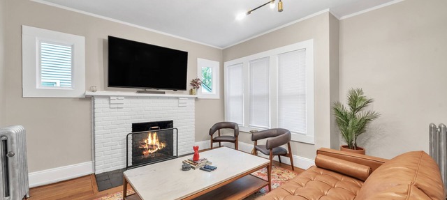 Beautiful 4BR 2 Bathroom House with Parking
