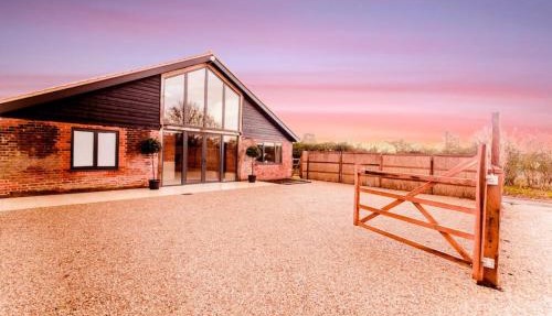 Beautiful Barn Conversion Close To The Broads