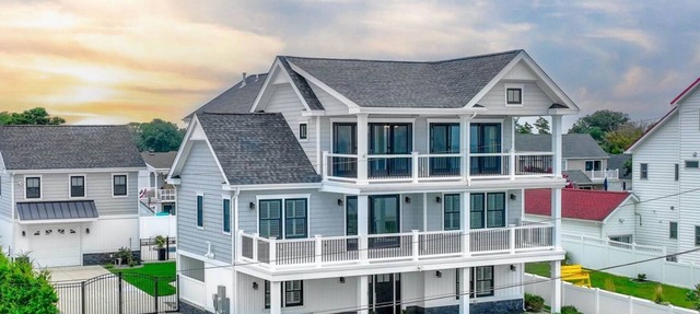 Beautiful bayfront 5-bedroom, 4.5-bathroom home with in-ground pool!