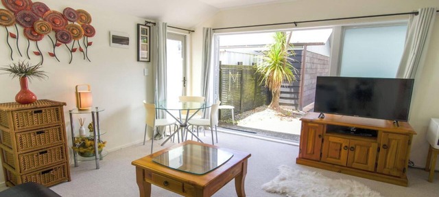 Beautiful & Bright Studio APT