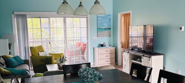 Beautiful condo in Barefoot Landing, North Myrtle Beach June discount!