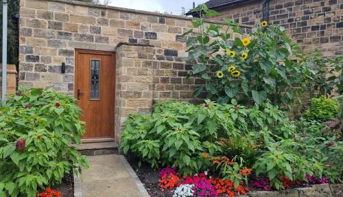 Beautiful detached 1 bed stone cottage