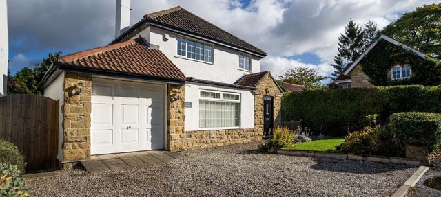 Beautiful detached home in quaint village setting