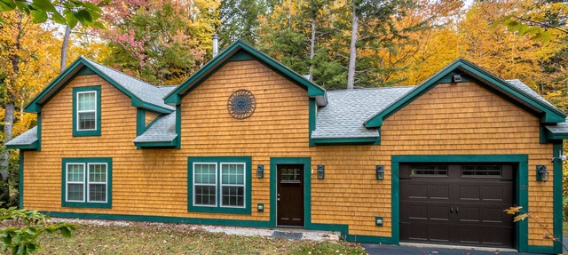 Beautiful home, 3 bed/3 bath. located near Storyland, N.Conway. Dog friendly.