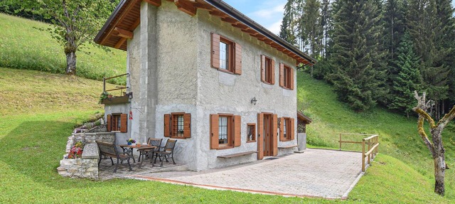 Beautiful home in Sovramonte with WiFi