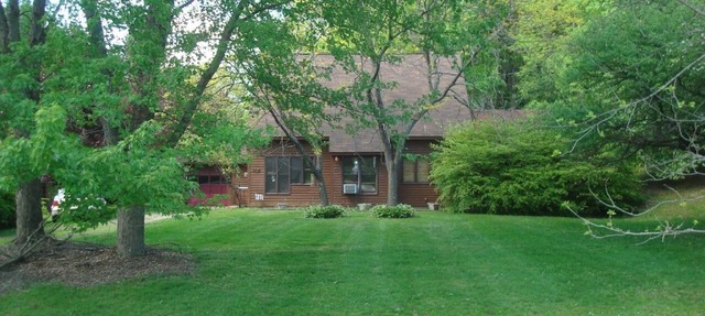 Beautiful house minutes from Lake Bomoseen - Dogs Welcome