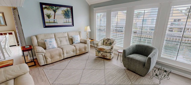 Beautiful Lake frontPrivate Villa SPC 0013 with free beach service for 2