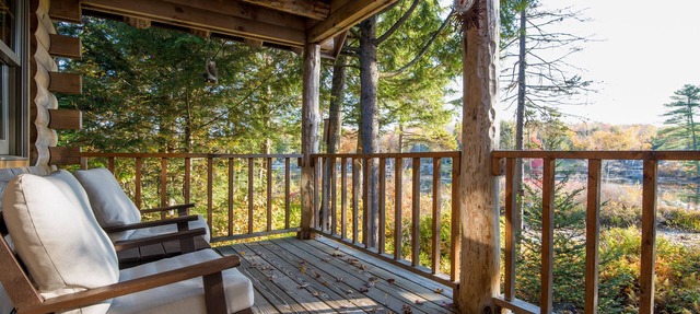 Beautiful Log Cabin on Highland Lake
