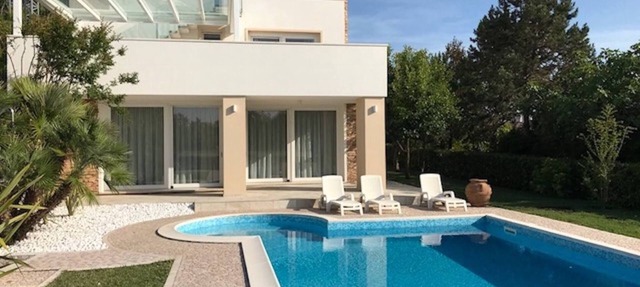 Beautiful Modern Villa in Albarella by Beahost