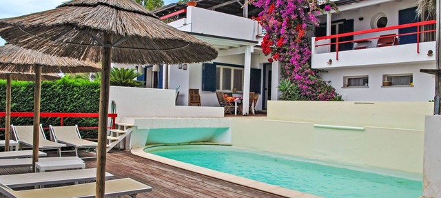 Beautiful private villa with hot tub, A/C, private pool, WIFI, TV, patio and pets allowed