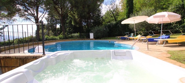Beautiful private villa for 13 guests with private pool, WIFI and TV
