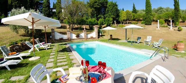 Beautiful private villa for 10 guests with private pool, WIFI, A/C, TV and pets allowed