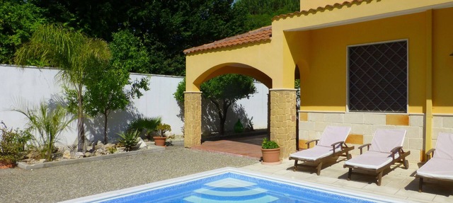 Beautiful Seaside Villa with pool & garden. 25 Mins From Airport. Free Wifi