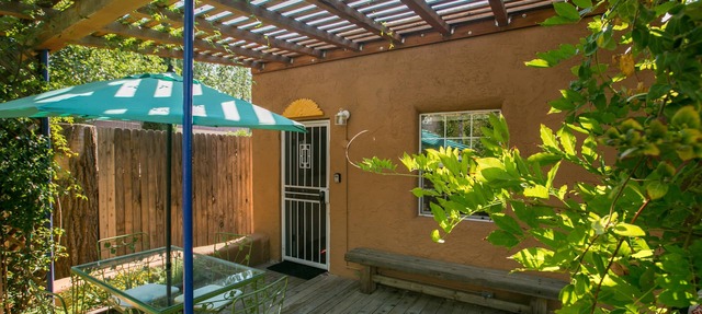 Beautiful southwest casita in walking distance to historic Nob Hill on Route 66.
