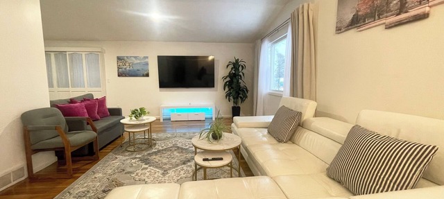 Beautiful & Spacious 4BR House in Quiet North Framingham ,Easy Access to Boston