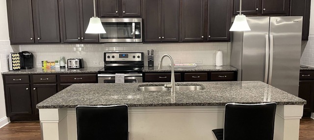 Beautiful spacious Home W/Complimentary Bar&Snacks
