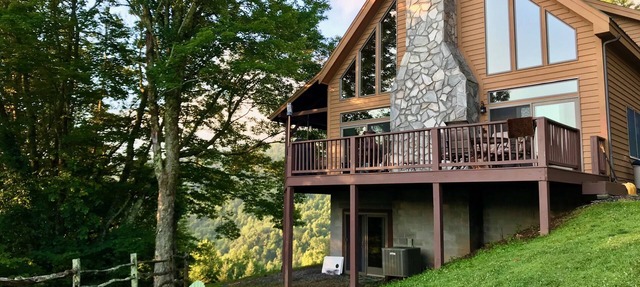 Beautiful timber frame home with spectacular mountain views. Secluded, fabulous.