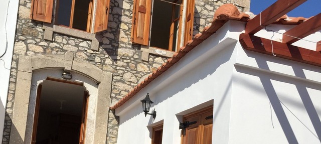 Beautiful traditional stone town house, close to beaches & hot springs