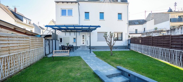 Beautiful vacation apartment directly on the Rhine, fantastic castle view in Bad Salzig
