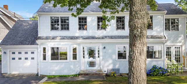 Beautiful waterfront property and steps away from multiple beaches
