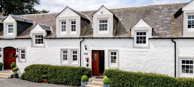 Beautifully Converted Mews Cottages Offering Highest Level Of Comfort & Style