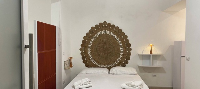 Bed and Breakfast 'Isid'Oro Rooms - Camera 2' with Wi-Fi and Air Conditioning