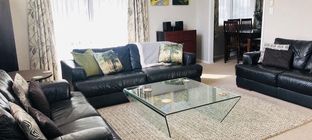 Beech Tree Cottage - comfortable, warm and stylish Taupo base, free wifi!