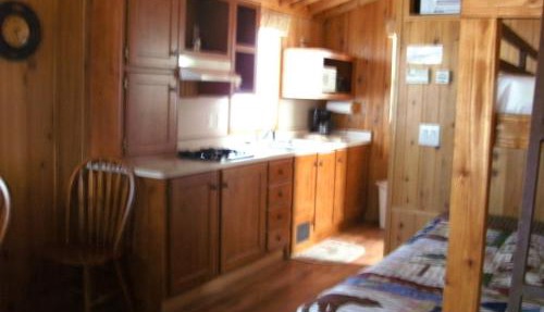 Bend-Sunriver Camping Resort Studio Cabin 6