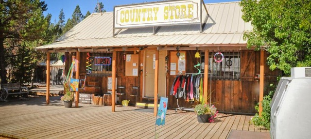 Bend-Sunriver Camping Resort 24 ft. Yurt 12