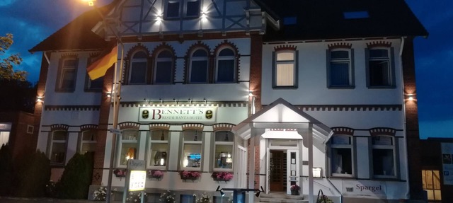 Bennett's Restaurant & Hotel