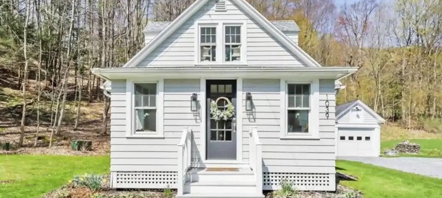 Berkshire Cottage - A cozy retreat for a fall/winter getaway