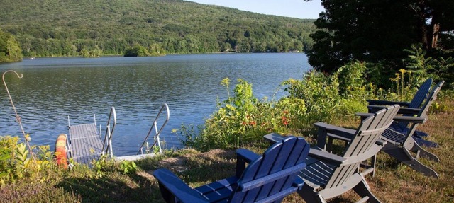 Berkshires Lakefront Retreat by Evergreen Home