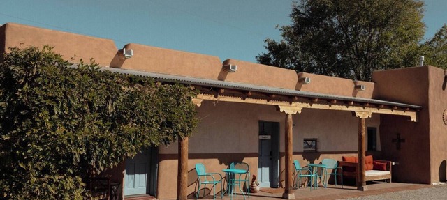 Best Location/Walkable Neighborhood/Gated Parking