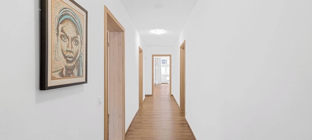 BetterStay Central Apartment in Straubing for 6 People I 97m² I KitchenI Netflix