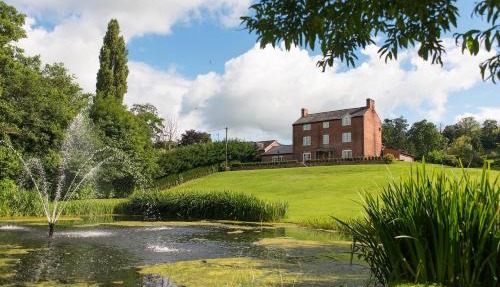 Bettws Hall Accommodation