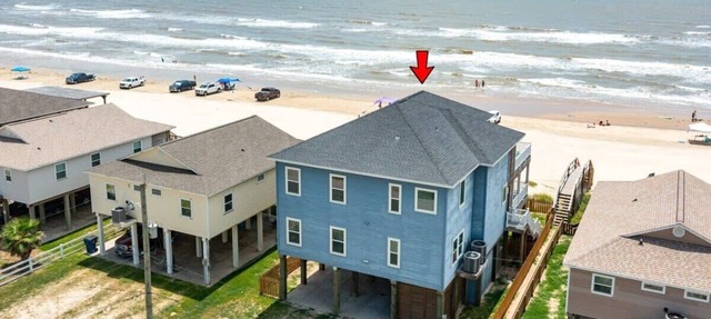 Big Blue Beach House - Elevator, Hot Tub, Oceanfront!