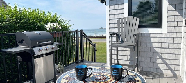Billy's Beachside Bungalow