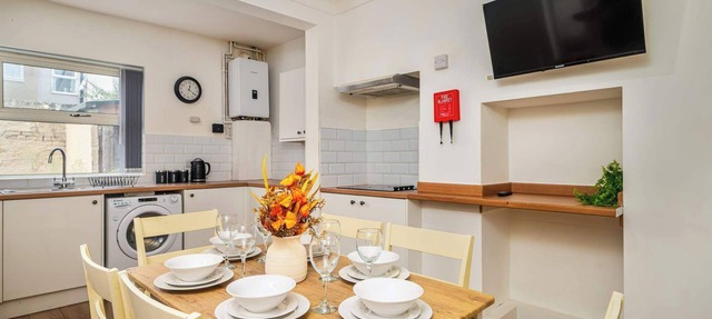 Birkenhead Haven – Sleeps 14, Family & Group Stay