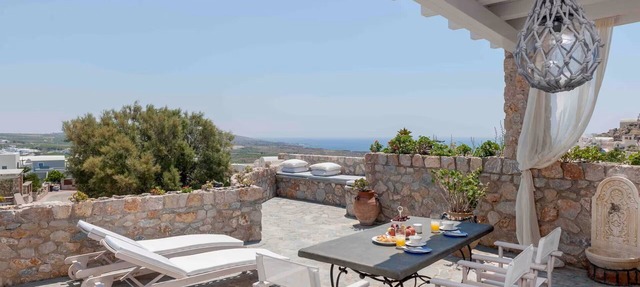 Black Gem Villa: Private Heated Jacuzzi & Caldera View
