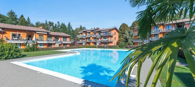 Blu Oltrelago Pool & Lake, Leggiuno, Italy