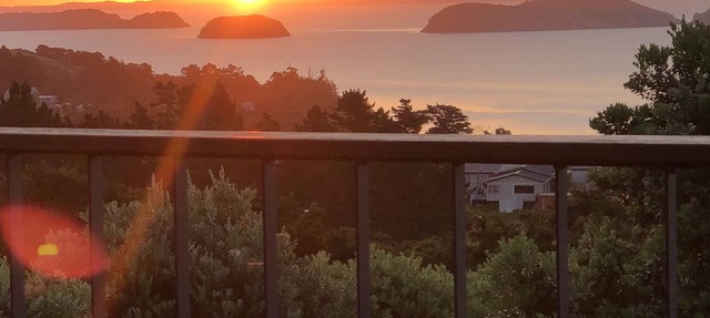 Blue Haven - Stunning Views/Private/Pet Friendly/With Self Contained Cabin/Wi-Fi