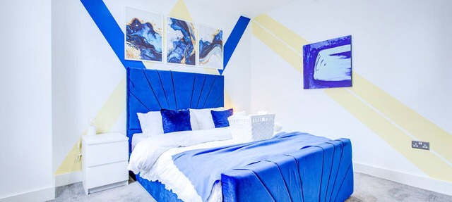 Blue Moon, 1 Bed High Street